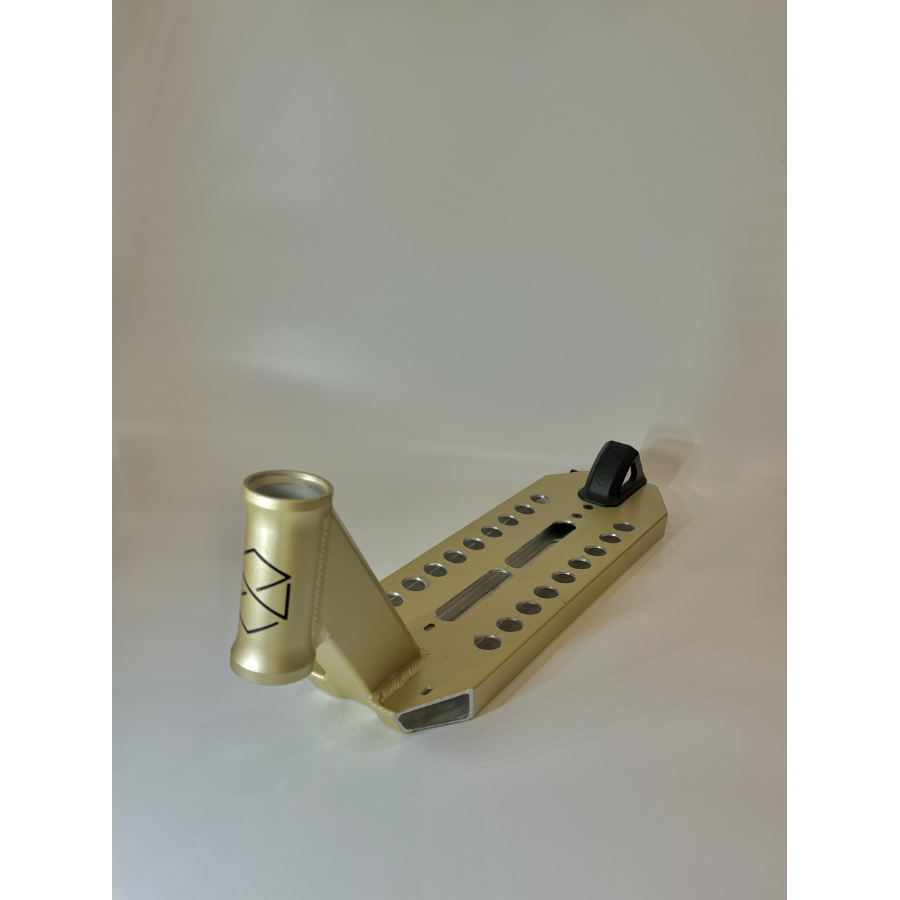 Кастомная дека для трюкового самоката Native Stem 460 Saundezy